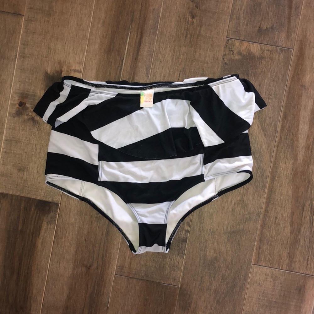 Kourtni Jeane bottoms